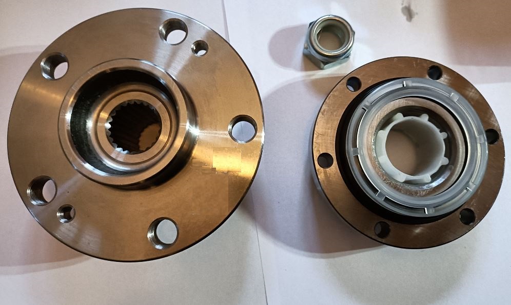 RENAULT SPIDER FRONT HUB AND BEARING KIT
